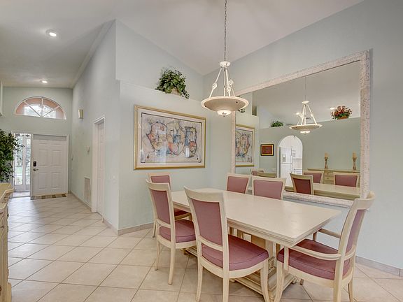 Home For Sale In Lakeridge Greens