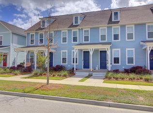 585 Blueway Ave, Summerville, SC 29486