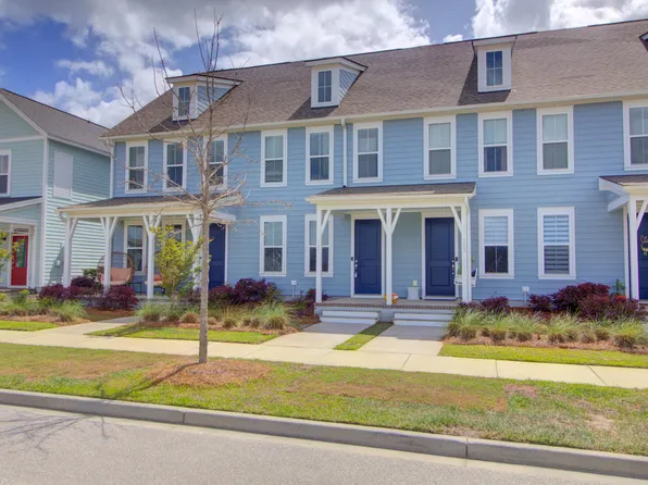 585 Blueway Ave, Summerville, SC 29486