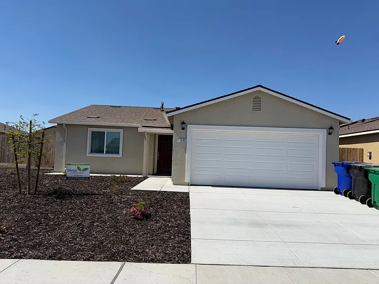 1696 Hume Lake Ave — Photo 2