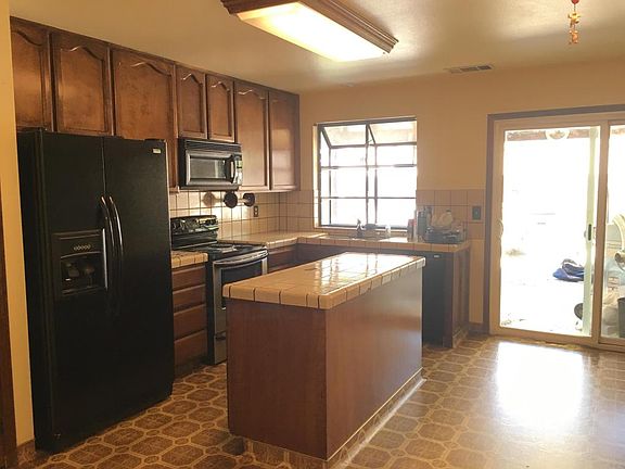 5th image of 2856 Fernwood St