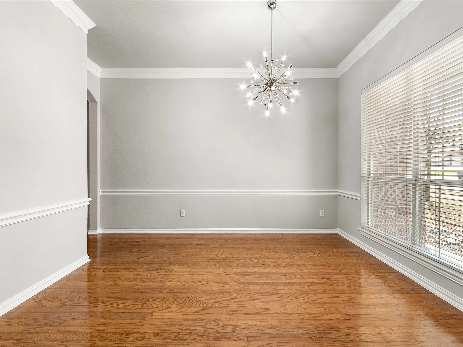 4 bed, 3.5 bath, 2846 sqft, $5,000 — Photo 4