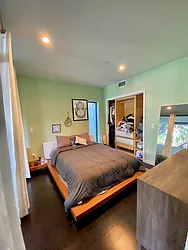 Rented by R New York
