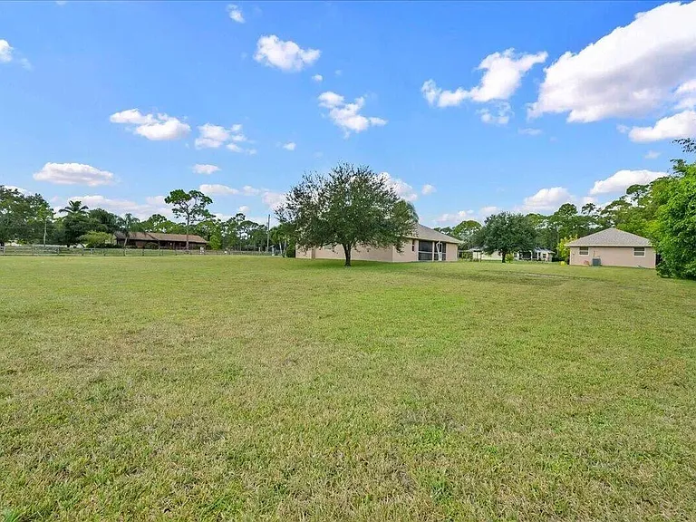 13253 75th Ln N — Photo 3