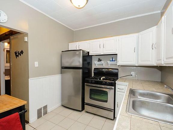 5th image of 3449 32nd Ave S