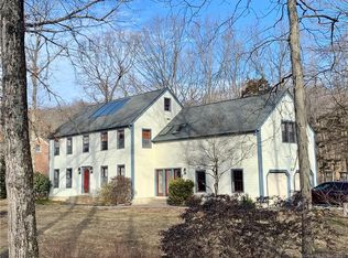 49 Old Miller Ln, Guilford, CT 06437