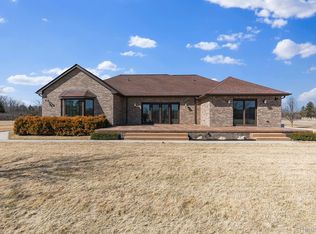 23899 Huron River Dr, New Boston, MI 48164