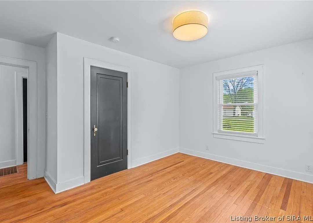 3 bed, 2199 sqft, $2,300 — Photo 2