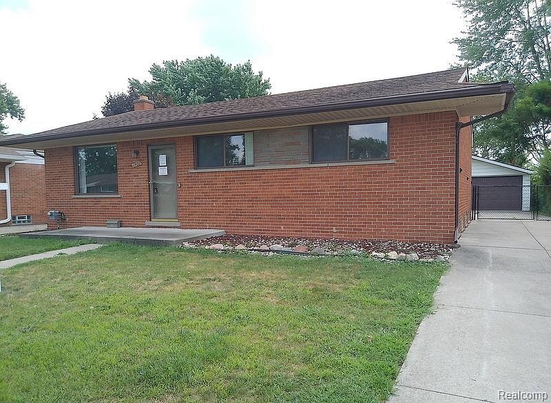 1st image of 4460 Buckingham Dr