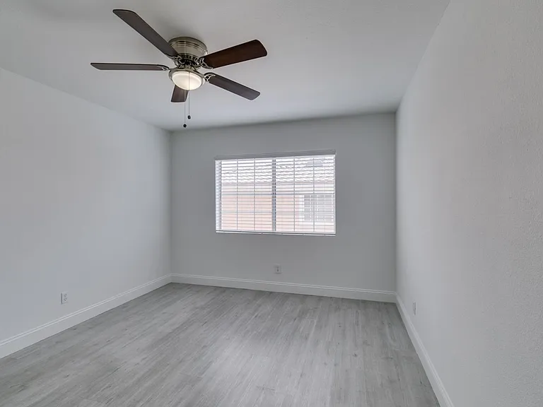 8449 Blue Island Ave — Photo 22