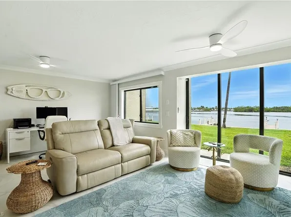 896 Buttonwood DR #112, FORT MYERS BEACH, FL 33931