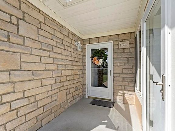 3rd image of 104 Wyngate Dr