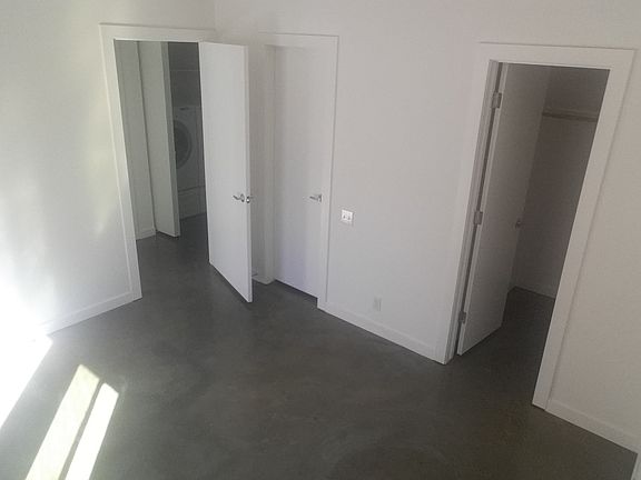 5th image of 223 Dougram Ave