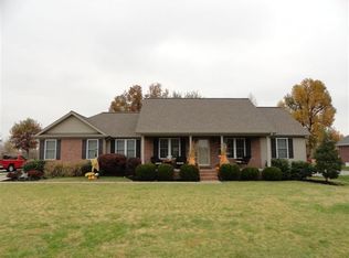 1717 Castleton Dr, Madisonville, KY 42431