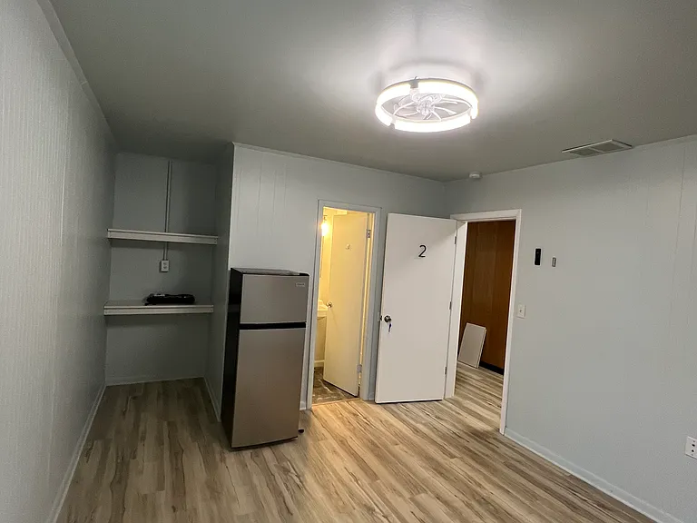 101 E Main St #7 — Photo 7