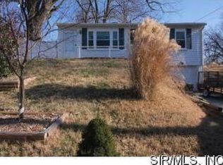 208 Revere Dr, Belleville, IL