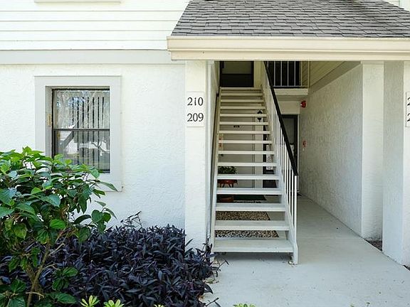 4th image of 210 Meadow Ln #58