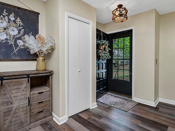2nd image of 99 Leeward Rd