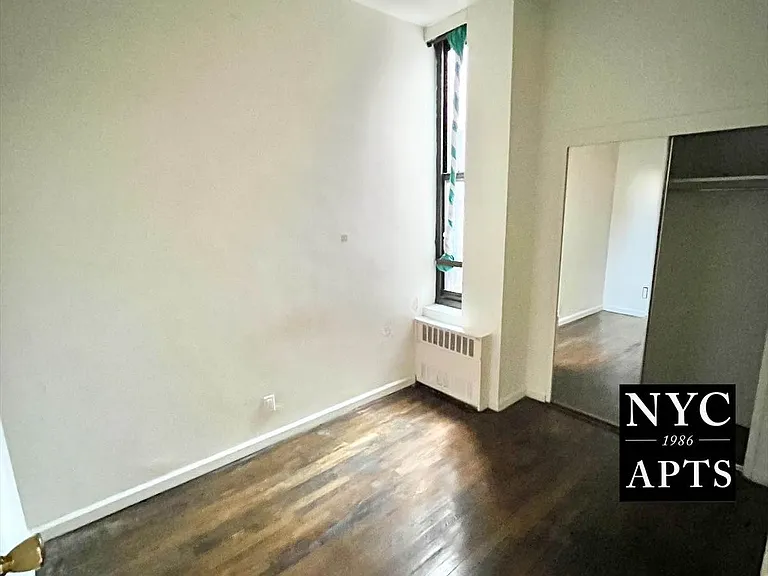 424 W 57th St #5A — Photo 8