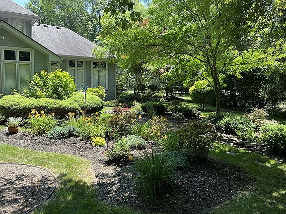 3rd image of 5944 Wildwood Ln