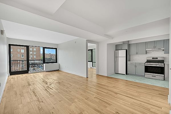 1st image of 142 Richards St APT 3C