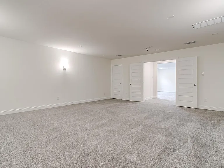 9836 Derbyshire Dr — Photo 76
