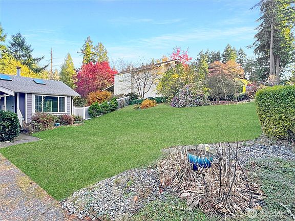 3rd image of 10701 Glenwood Drive SW