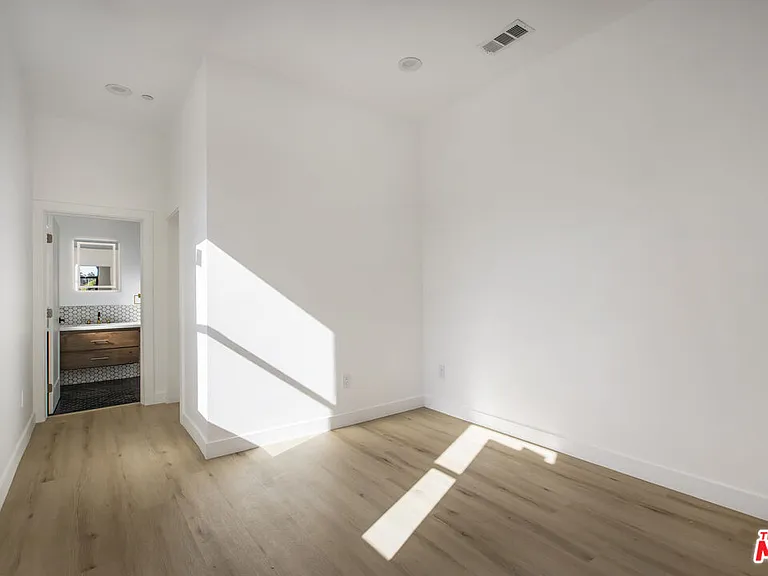 2651 1/2 Vineyard Ave #2651 — Photo 14