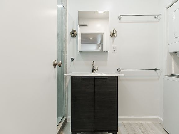 5th image of 2621 South St APT 9