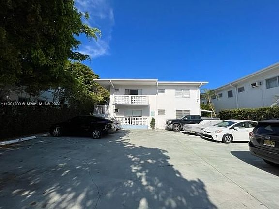 5th image of 915 Lenox Ave APT 203