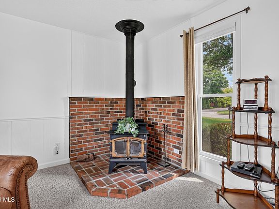 5th image of 325 Auburn Ln