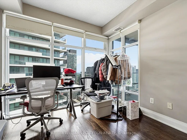 2191 Yonge St #4111 — Photo 27