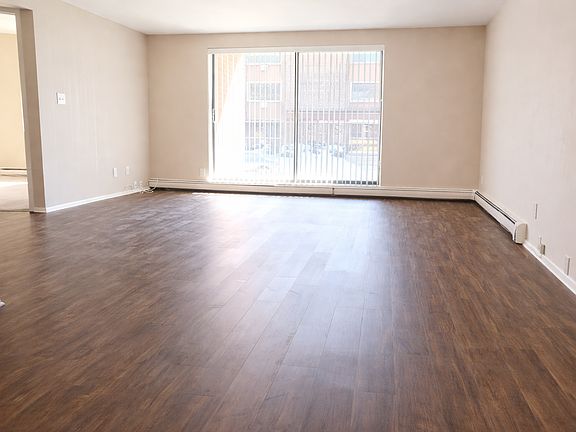 5th image of 800 E Henry Clay St #107