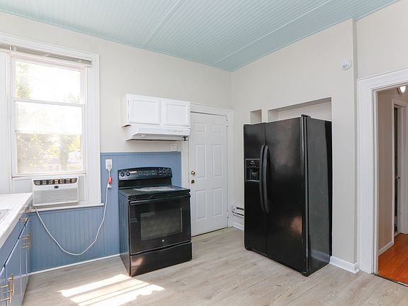 5th image of 9603 11th Bay St APT 7
