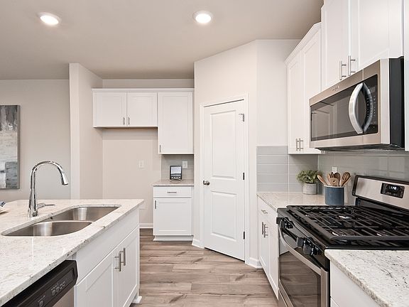 Amber floorplan modeled at Bryson Meadows in Lilburn, GA.