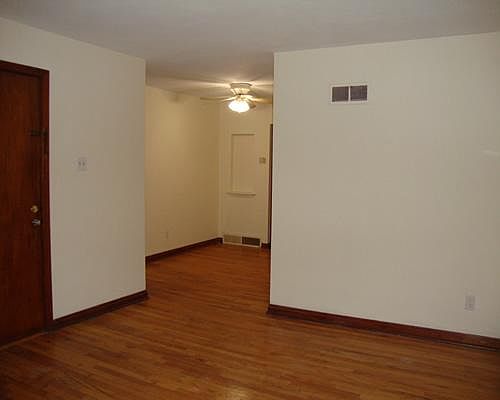 5th image of 3918 Jamieson Ave #1F