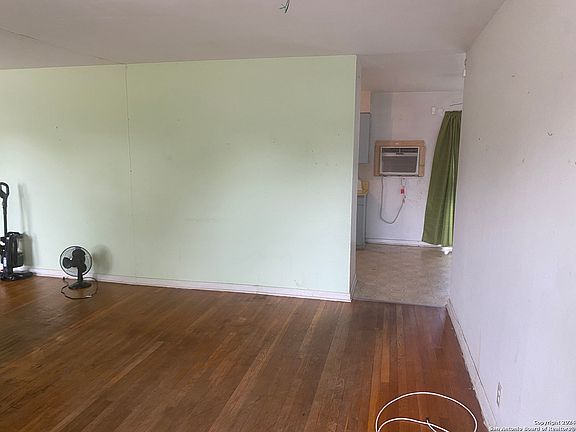 4th image of 1107 OLNEY DR