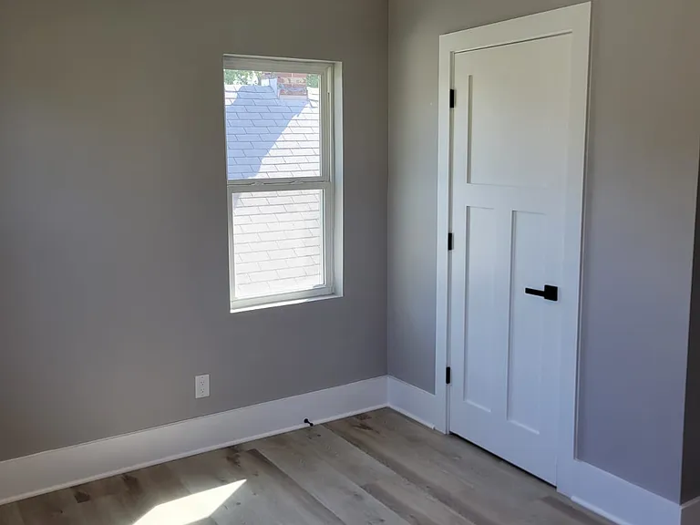 835 Weghorst St — Photo 9