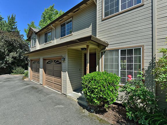 2nd image of 1745 Siskiyou Blvd