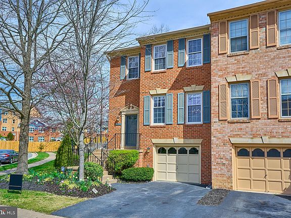 3rd image of 5901 Woodfield Estates Dr