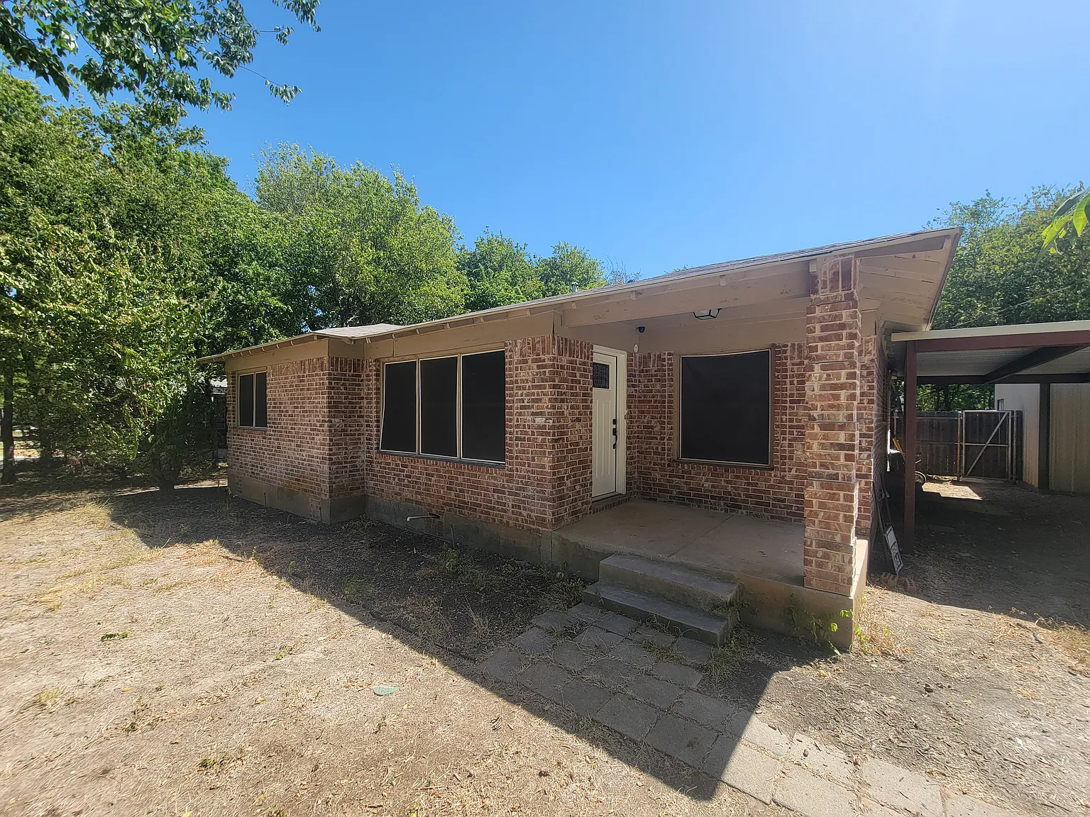 3 bed, 1613 sqft, $2,000 — Photo 1