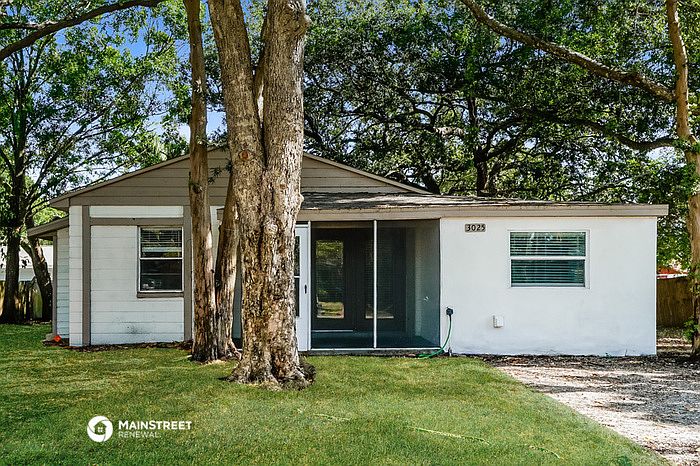 1st image of 3025 W Van Buren Dr