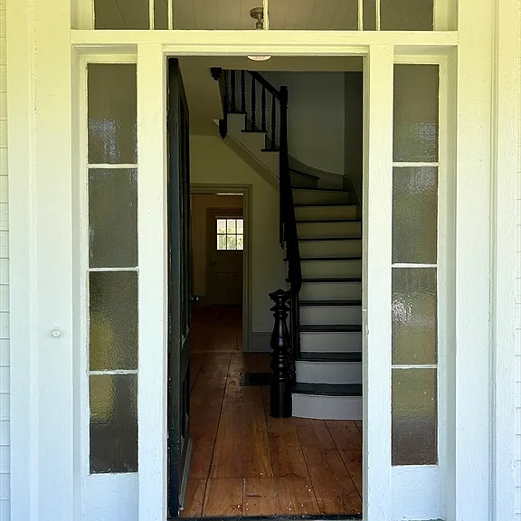 831 Lexington Rd — Photo 2