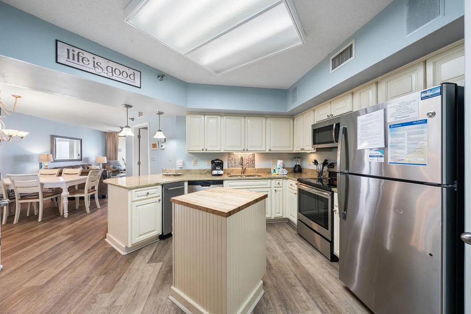 3 bed, 2.0 bath, 1259 sqft, $4,872 — Photo 3