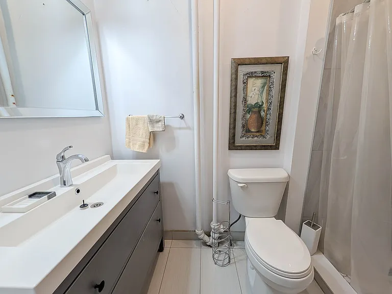 55 Wellington St S #3 — Photo 16