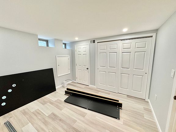 5th image of 929 S 13th St Floor 1