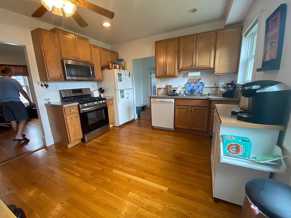 1st image of 33 Antwerp St #2