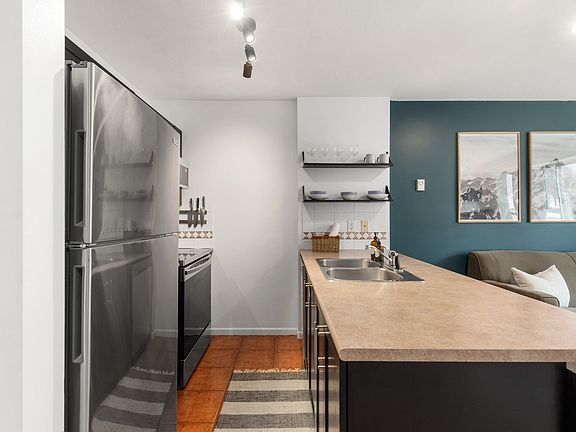 3rd image of 4314 Main St #407