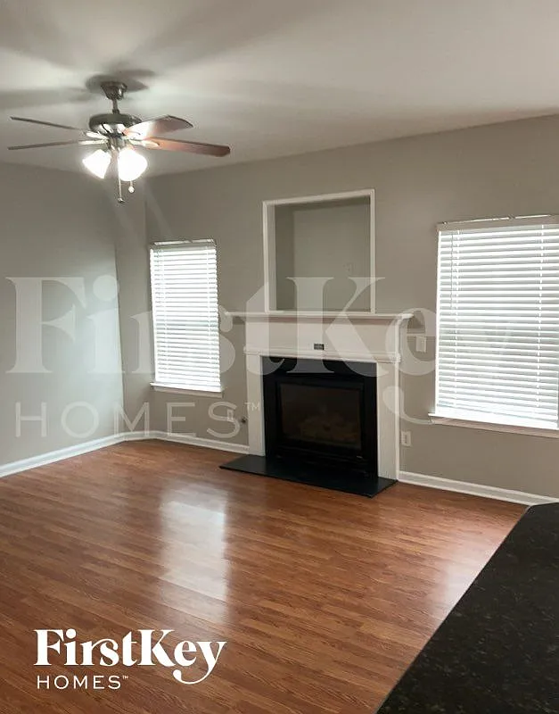 3 bed, 2.5 bath, 1890 sqft, $2,945 — Photo 2
