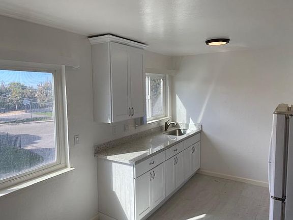 2nd image of 214 Selwyn Dr #2